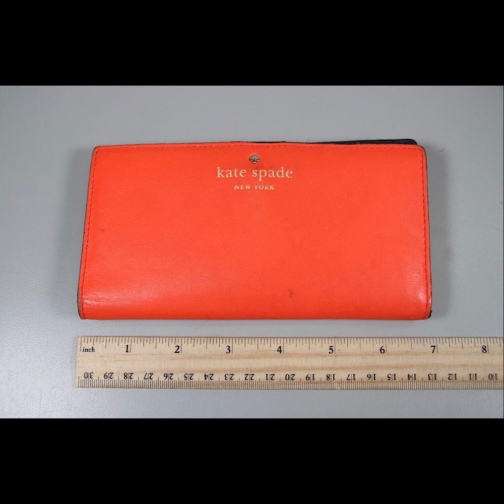 Kate Spade ♠️ Wallet - Picture 2 of 4